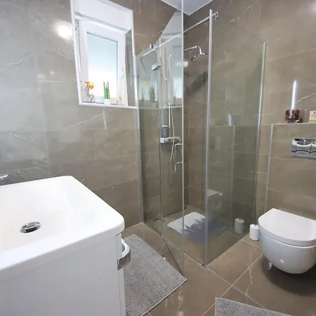 Horvat Apartment