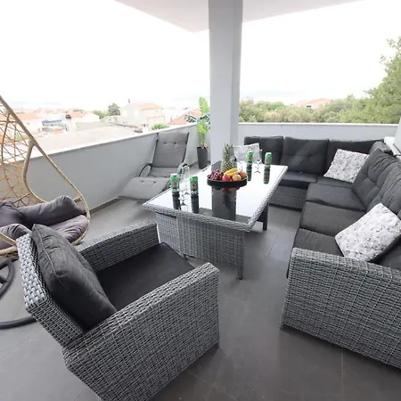Horvat Apartment *